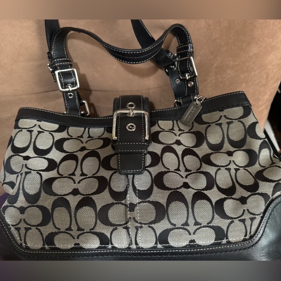 Coach Handbags - Authentic Coach signature handbag